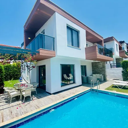 Kusadasinda Muhtesem Havuzlu Miray A3 Villa Kuşadası