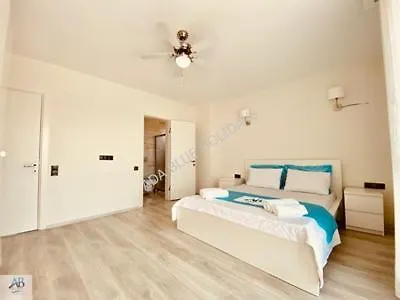 Kusadasinda Muhtesem Havuzlu Miray A3 Villa *