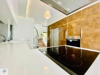 Kusadasinda Muhtesem Havuzlu Miray A3